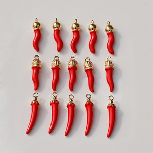 Pendentif en forme de piment rouge en alliage de zinc, breloque à thème pour la fabrication de bijoux DIY, accessoire de mode unisexe - Product Image 2
