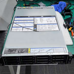 Высококачественный сервер-стойка для центров обработки данных Lenovo ThinkSystem SR650 V2 с шасси 2U, процессором Intel Xeon 3-го поколения Scalable и памятью DDR4 (в наличии) - Product Image 1