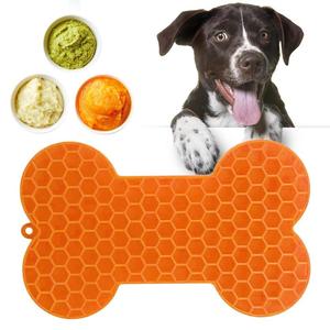 Eco-Friendly Slow Food Bowl para <span class=keywords><strong>Pet</strong></span> Cães e Gatos Osso Mat Design com Ventosa Silicone Dog Lick Pad - Product Image 1