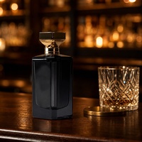 Flacon de parfum carré transparent personnalisé de qualité supérieure avec col serti, emballage de flacon de parfum carré en verre avec pulvérisateur à pompe