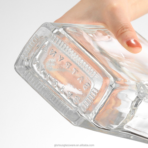 Bouteille d'alcool en verre antique de 100 ml en forme de cheval avec bouchon à vis pour <span class=keywords><strong>vodka</strong></span>, gin, whisky, rhum, tequila, liqueur - Product Image 3