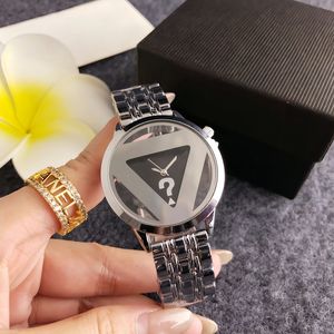 <span class=keywords><strong>Montre</strong></span> à quartz pour <span class=keywords><strong>femme</strong></span>, design triangle évidé, bracelet en acier, personnalisée, tendance, étanche, vente en gros - Product Image 4