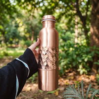 Bouteille d'eau en cuivre avec motif hexagonal, design traditionnel, vaisselle de voyage portable