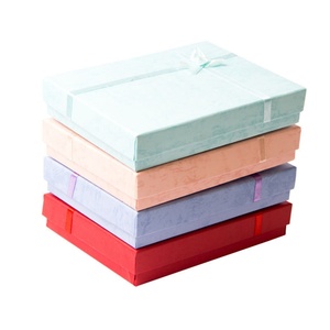 Caja de Regalo con Tapa y Base de Color Sólido con Logotipo Personalizado, Caja de Papel de 4 Colores con Cinta, Empaque de Primera Calidad - Product Image 1