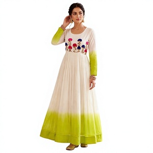 Robe de mariée indienne de luxe exclusive en Georgette Star avec broderie de fils de coton, longueur ras du sol, séchage rapide - Product Image 2