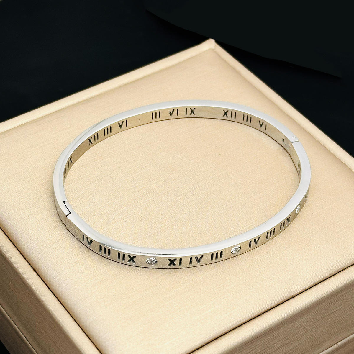 A [4006] 4mm hollow roman numeral steel