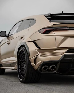 ชุดแต่งคาร์บอนไฟเบอร์สไตล์ ZNDR KH สำหรับ URUS รุ่นอัพเกรด ประกอบด้วยลิ้นหน้า สเกิร์ตข้าง ดิฟฟิวเซอร์ สปอยเลอร์ ซุ้มล้อ ฝากระโปรง และกันชน - Product Image 6