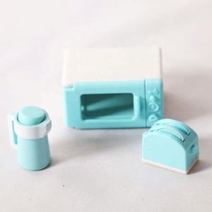 <span class=keywords><strong>Kit</strong></span> <span class=keywords><strong>de</strong></span> cuisine miniature 3 pièces/ensemble <span class=keywords><strong>en</strong></span> plastique bleu à l'échelle 1:12, machine à pain, bouilloire, four à micro-ondes, accessoires pour maison <span class=keywords><strong>de</strong></span> poupée, modèle <span class=keywords><strong>de</strong></span> jouet - Product Image 3