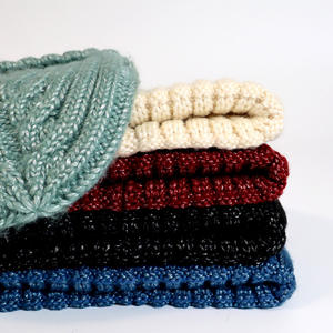 Gorro de Punto Metálico 2026, Nuevo Estilo de Invierno, Diadema Moderna con Protección para las Orejas, Color Sólido, Gorro de Punto Cálido Unisex - Product Image 2