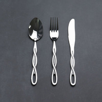 Ensemble de couverts en acier inoxydable de haute qualité avec design torsadé pour les événements de mariage Ustensiles de cuisine élégants