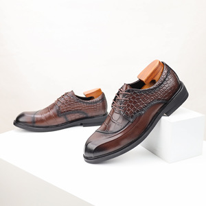 Zapatos de cuero calado para hombre, zapatos de negocios de cuero genuino, suela gruesa, zapatos informales transpirables, cómodos, duraderos y elegantes - Product Image 2