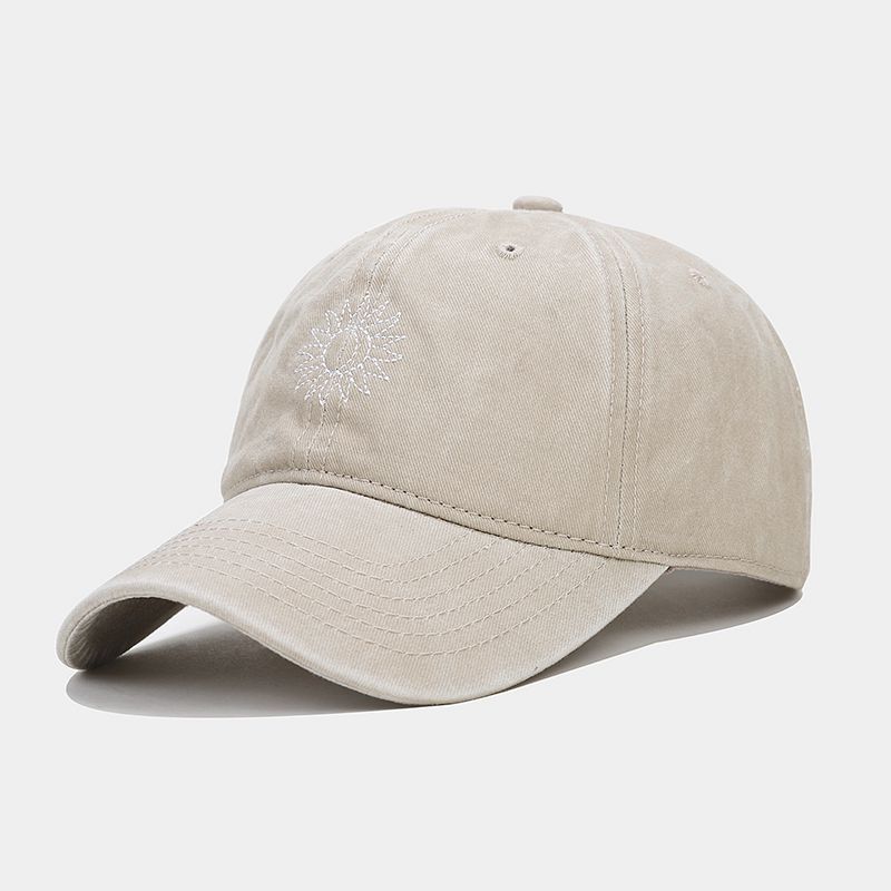 Beige brodé blanc
