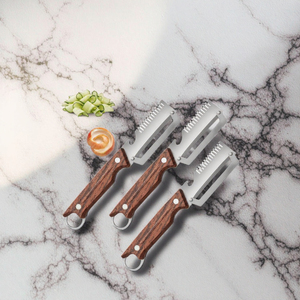 Ensemble de 3 éplucheurs à légumes en acier inoxydable multifonctionnels 3 en 1, éplucheur, coupe-juliennes, ouvre-bouteille, outil de cuisine ergonomique - Product Image 2