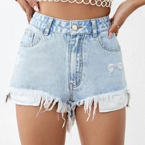 Shorts en jean déchirés bleu clair délavé sur mesure pour femme, taille haute, décontractés, avec ourlet brut, pour l'été - Product Image 2