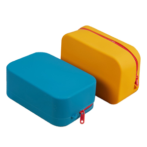 Bolsa de Silicona Portátil de Moda con Logotipo Personalizado, Bolsa de Maquillaje de Silicona para Cosméticos con Correa para Chicas - Product Image 1