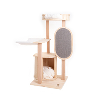 Arbre à chat multi-niveaux de dernière conception, matériau en bois et sisal avec planche à gratter pour les meubles de jeu et d'escalade pour chats.