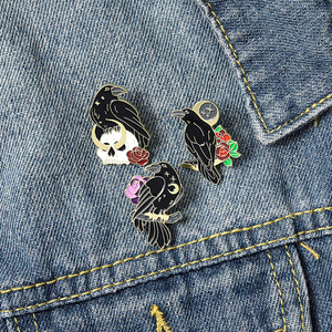 Kraai Broche Sieraden Cartoon Dier Kraai Schedel Rose Metalen Badge Groothandel Reversspeldjes Voor Kleding Rugzak Pin Decoratieve Broches - Product Image 3