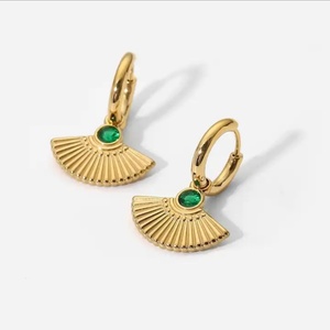 Customized Fashion Jewelry Fan Shaped Pendant Green Zircon <b>Earrings</b> 18K <b>Gold</b> <b>Plated</b> Stainless Steel Scallop Huggie <b>Hoop</b> <b>Earrings</b> - Product Image 4