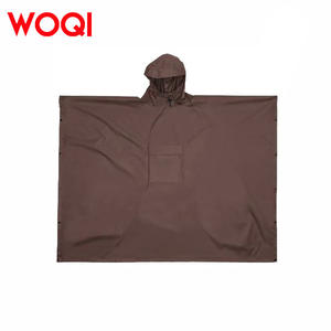 Impermeable táctico con capucha Woqi para exteriores, poncho impermeable para senderismo, unisex, sin mangas, color granate - Product Image 2