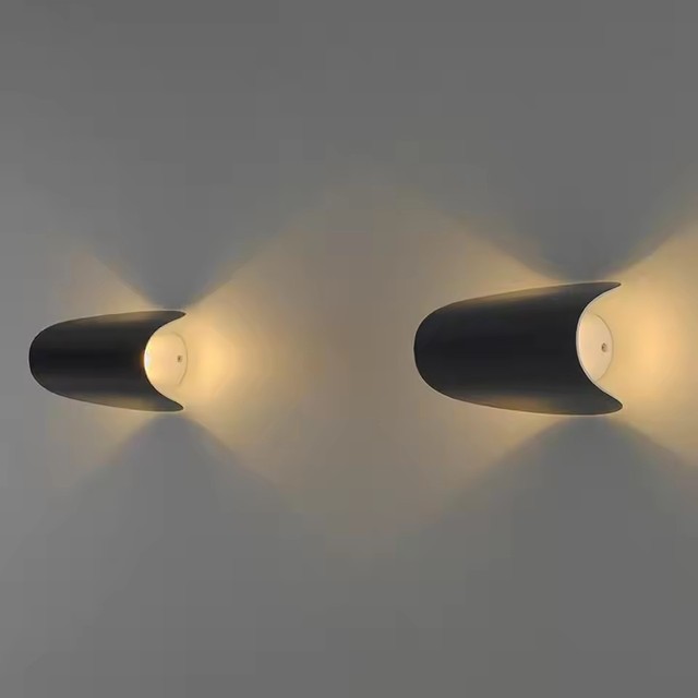Modern Minimalist LED Wall Lamp Creative Iron Body Rotatable Aisle Indoor Outdoor Bedside Lamp for Living Room and Bedroom