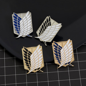 Broche al por mayor de joyerí<span class=keywords><strong>a</strong></span> de anime, pin de aleación de <span class=keywords><strong>Ataque</strong></span> <span class=keywords><strong>a</strong></span> <span class=keywords><strong>los</strong></span> <span class=keywords><strong>Titanes</strong></span>, alas de la libertad, broche de esmalte suave, pin de solapa unisex - Product Image 1