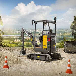 รถขุดใหม่เอี่ยม 1.8 ตัน แบบไม่มีการหมุนหาง ECR18E เครื่องยนต์ 12 กิโลวัตต์ สำหรับพื้นที่แคบ พร้อมอะไหล่ฟรี - Product Image 2