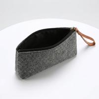 Étui à crayons en feutre avec fermeture éclair et tirette en cuir, pochette portable pour fournitures scolaires, sac de rangement pour stylos et petits gadgets de bureau