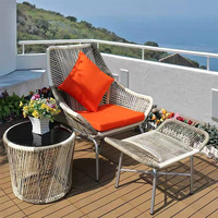 Mobilier de jardin extérieur moderne, ensemble de trois pièces, canapé en bois fait à la main pour les loisirs, chaise en rotin, table basse pour balcon