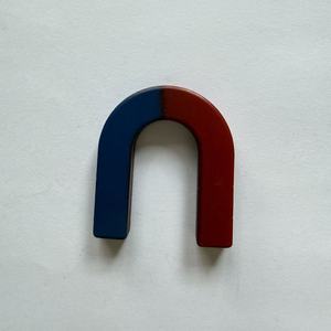 Aimant en fer à repose-pieds en <span class=keywords><strong>n</strong></span>éodyme AlNiCo en ferrite magnétique permanente en forme de U, rouge et bleu, à pôles <span class=keywords><strong>N</strong></span> et S, personnalisé, petit format, à prix avantageux, en vente - Product Image 3