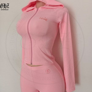 Abbigliamento Y2K da Donna, Tute Estive Personalizzate con Logo, Strass e Diamanti, Set Due Pezzi con Giacca con Cappuccio e Pantaloni Capri - Product Image 5