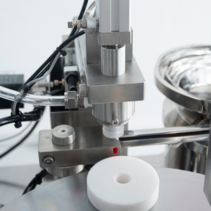 Máquina de ensamblaje de jeringa completamente automática Jeringa <span class=keywords><strong>BD</strong></span> Máquina de etiquetado y envasado de llenado de jeringa de 10ml - Product Image 5