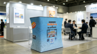 Présentoir de comptoir Pop Up en tissu pour salon professionnel Table de réception d'exposition portable Support de comptoirs Podiums personnalisés