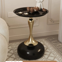 Table d'appoint de luxe italienne pour canapé, table basse moderne et créative pour salon, table d'angle simple en métal pour petits espaces