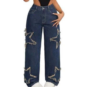 Jean baggy bleu pour femme avec logo personnalisé OEM, coupe droite délavée avec broderie effet usé et design à jambe large - Product Image 2