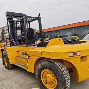 Montacargas Komatsu de 20 toneladas y 4.5 metros con Alto Rendimiento, Potente y Preciso - Product Image 2