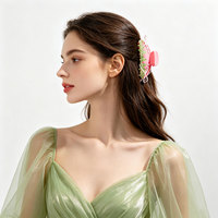 Pince à Cheveux Extra Large 10 cm en Acétate Couleur Matcha avec Cœur Contrastant – Accessoire Tendance pour Filles