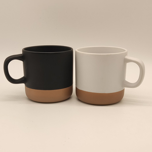Mug noir mat personnalisable, combinaison de deux couleurs, tasse à thé en céramique, mug à café avec logo - Product Image 4
