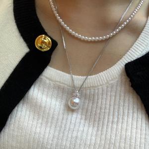 Collar de Perlas Romántico de Lujo con Colgante de Plata Pura S925 con Rosa Blanca y Camelia, Cadena para Suéter Única y Premium - Product Image 4