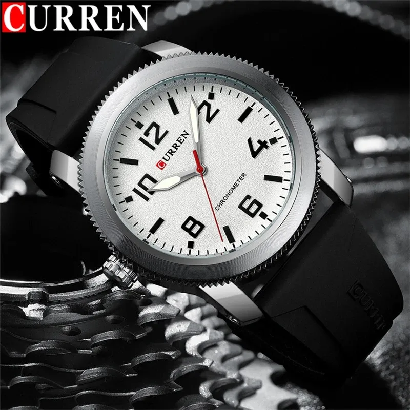 CURREN8454男性用の新しいファッションウォッチ左手デザインクォーツ腕時計シリコンブレスレット付き