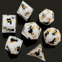 Ensemble de dés polyédriques modernes en résine, 7 pièces, faits à la main, avec incrustation transparente motif dragon, design chat noir et chiffres dorés en relief