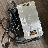 Chargeur de batterie rapide 800W IP67 d'origine 60V 10A pour moto électrique Surron Light Bee X (UE/AU)