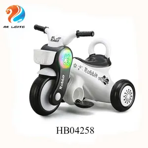 Anak tiga roda Sepeda Motor Listrik Naik Mobil Dengan Baterai Bertenaga dan cahaya