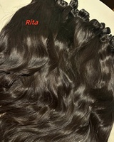 Vente en gros en dropshipping de cheveux humains bruts non traités, populaires et tendance, style bohème, en vrac, incluant des cheveux cambodgiens bouclés et volumineux et des cheveux indiens bouclés.