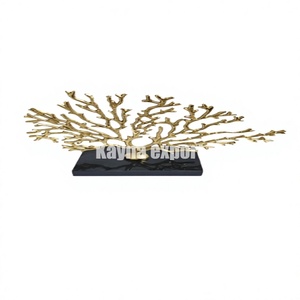 Escultura Artesanal Moderna de Lujo con Diseño de Árbol de la Vida, Bañada en Oro, Base Negra, Aluminio, Patrón Abstracto de Naturaleza Muerta, Estilo Escandinavo Navideño - Product Image 1