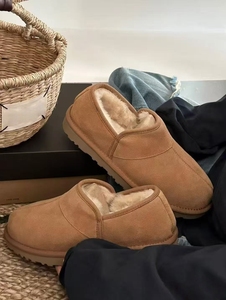 Botas de nieve de lana para hombre, originales de diseñador, cálidas y de alta calidad, con plataforma, impermeables, de cuero y goma. - Product Image 3