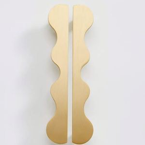Manijas Personalizadas de Latón Macizo Estilo Europeo para Puertas de Refrigerador, Gabinetes de Vino, Armarios y Cocina - Product Image 2