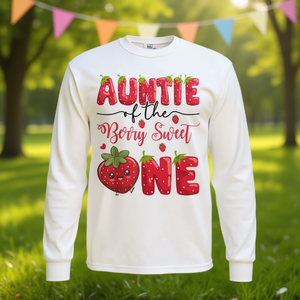 Maglietta a maniche lunghe per il primo compleanno di Auntie Of The Berry Sweet One Strawberry - Product Image 3