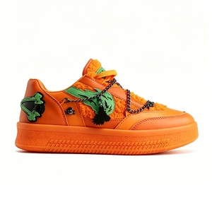 Chaussures de <span class=keywords><strong>basket</strong></span> rétro 1 pour hommes de haute qualité, nouveau design, logo personnalisé, chaussures épaisses, chaussures de skate, fabricants de chaussures personnalisées - Product Image 2
