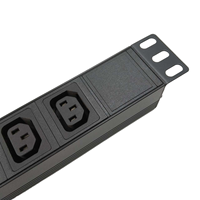 Barre d'alimentation pour armoire rackable 8 prises IEC C13 avec prise AU