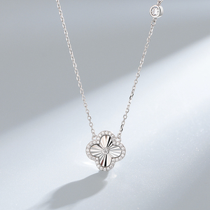 <span class=keywords><strong>Collier</strong></span> ras du cou de luxe pour dames en <span class=keywords><strong>argent</strong></span> sterling 925 Style classique avec pavé de <span class=keywords><strong>trèfle</strong></span> à quatre <span class=keywords><strong>feuilles</strong></span> et placage de rhodium en zircon pour cadeaux - Product Image 3